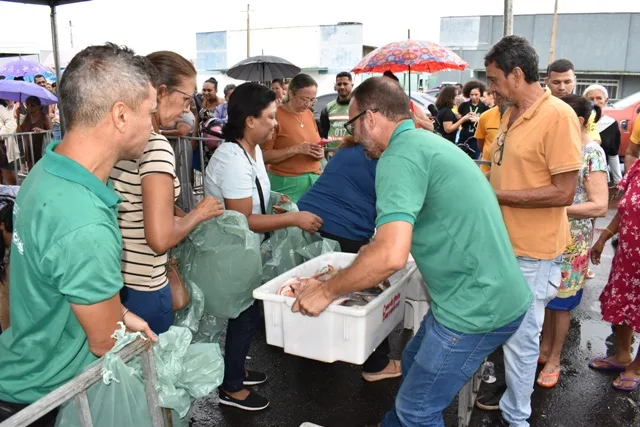 Prefeitura de Picos intensifica assistência na Semana Santa com a distribuição de 23 toneladas de peixe