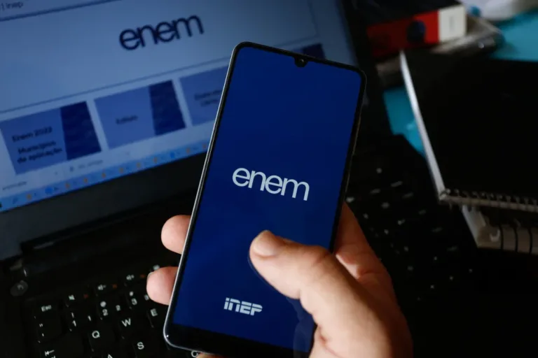 MEC anuncia inscrição automática no Enem para estudantes da rede pública