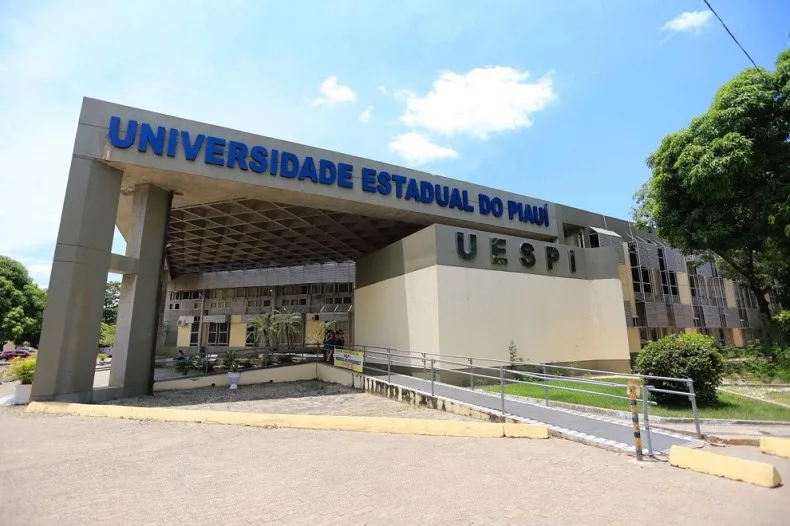 Uespi lança edital com 1.180 vagas para cursos gratuitos de línguas nesta segunda (20)