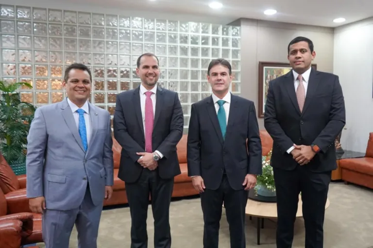 Severo Eulálio participa de posse de novo desembargador do TJ-PI