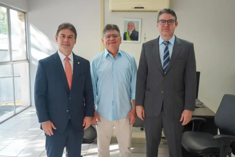 Severo Eulálio busca soluções para mobilidade urbana em Picos durante agenda no DNIT