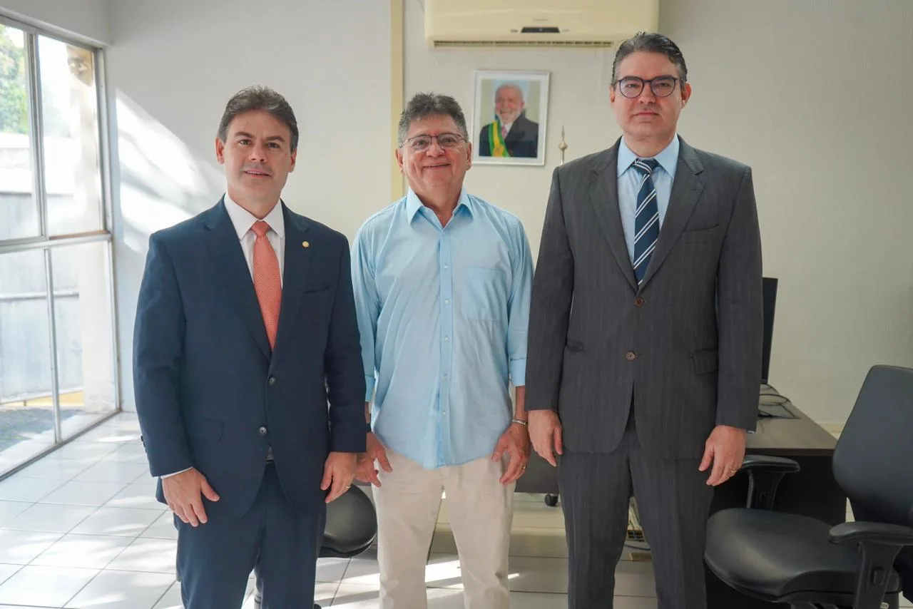 Severo Eulálio busca soluções para mobilidade urbana em Picos durante agenda no DNIT