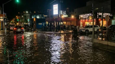 Temporal causa alagamento em praça de alimentação de Picos - Foto Redes Sociais