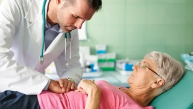 Cirurgia para Parkinson no SUS: quem pode fazer e quais os benefícios? Freepik