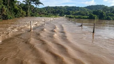 Passagem molhada entre os Povoados Porteiras e Bem-te-vi em Massapê
