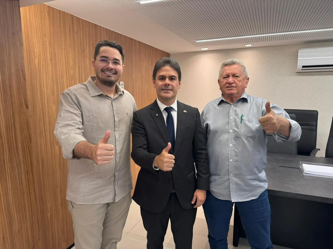 Severo Eulálio destaca novos investimentos para Dom Expedito Lopes ao lado de lideranças do município