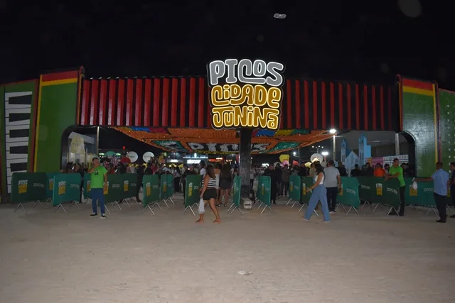 Picos Cidade Junina une tradição e amor aos animais na segunda noite de festa