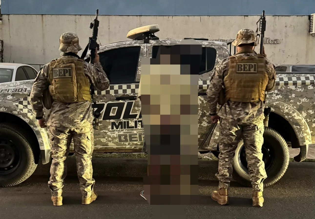 Polícia Militar apreende drogas e conduz suspeito por tráfico durante ação do BEPI em Picos