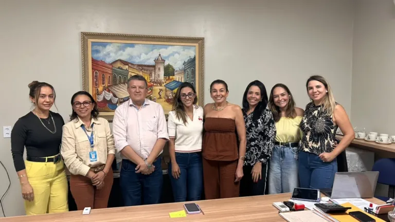Saúde, Educação e UFPI alinham parceria para fortalecer acompanhamento de adolescentes em escola Cívico-militar