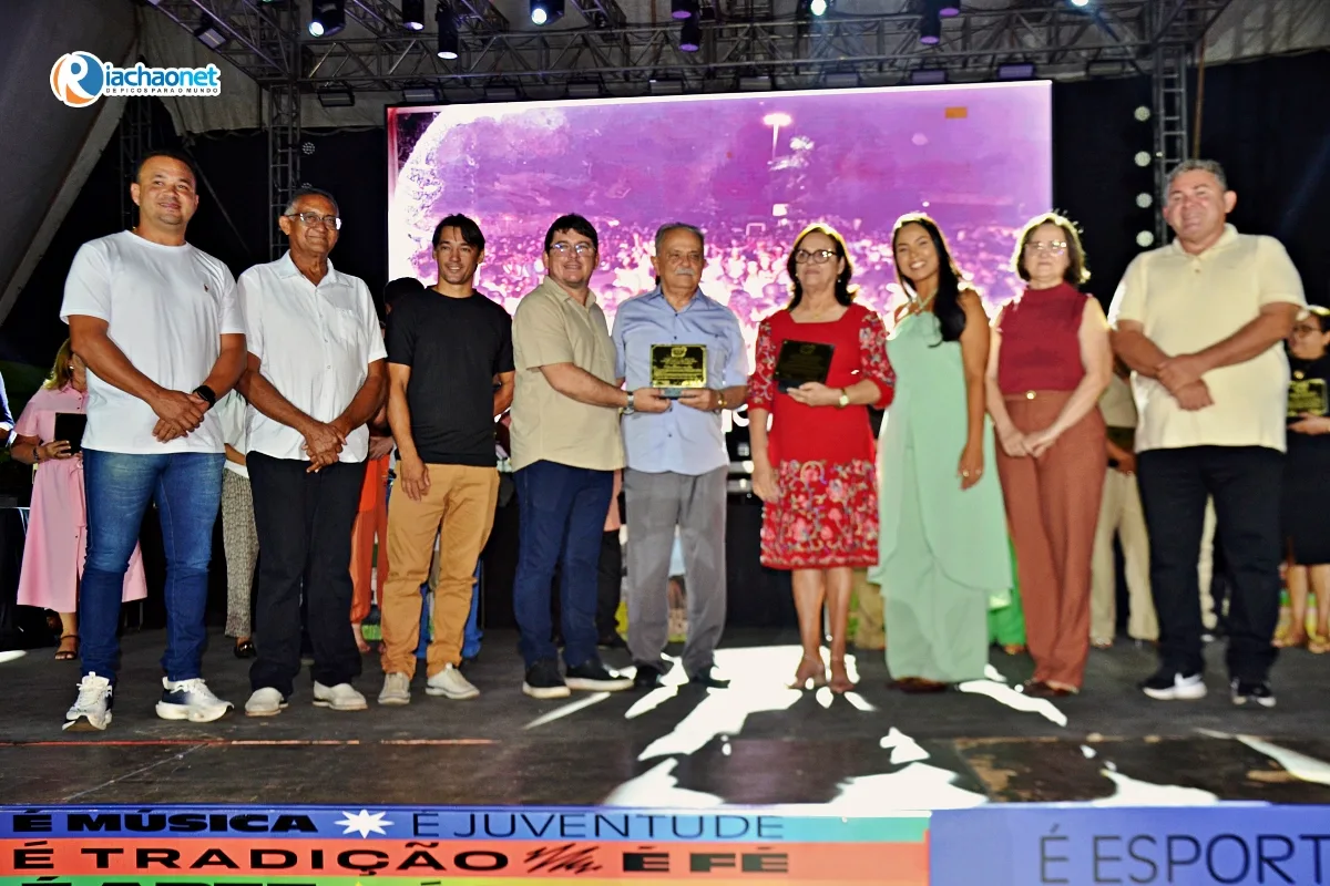 Segunda noite da 43ª Semana Cultural da Juventude Ipiranguense celebra cultura e homenageia pioneiros do evento