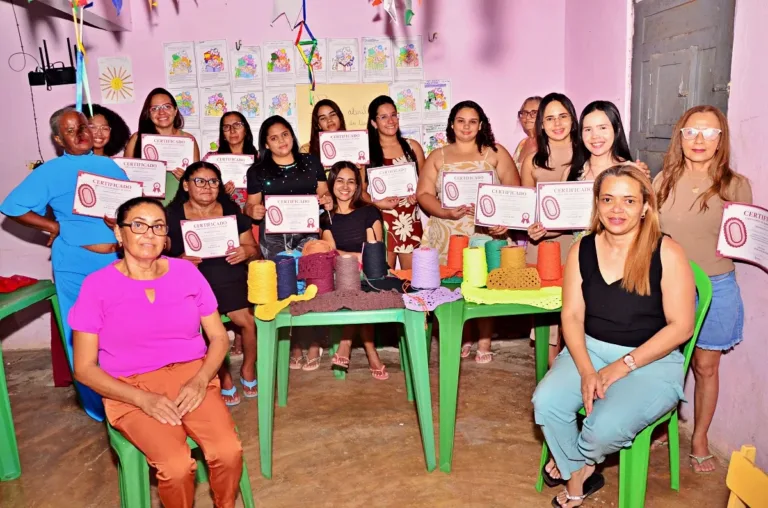 Secretaria da Mulher de Santo Antônio de Lisboa promove curso de crochê para moradoras do povoado Bem Ti Vi