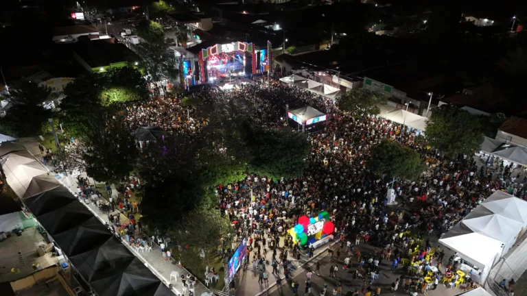 Rey Vaqueiro atrai multidão e marca penúltima noite de shows da 43ª Semana Cultural da Juventude Ipiranguense