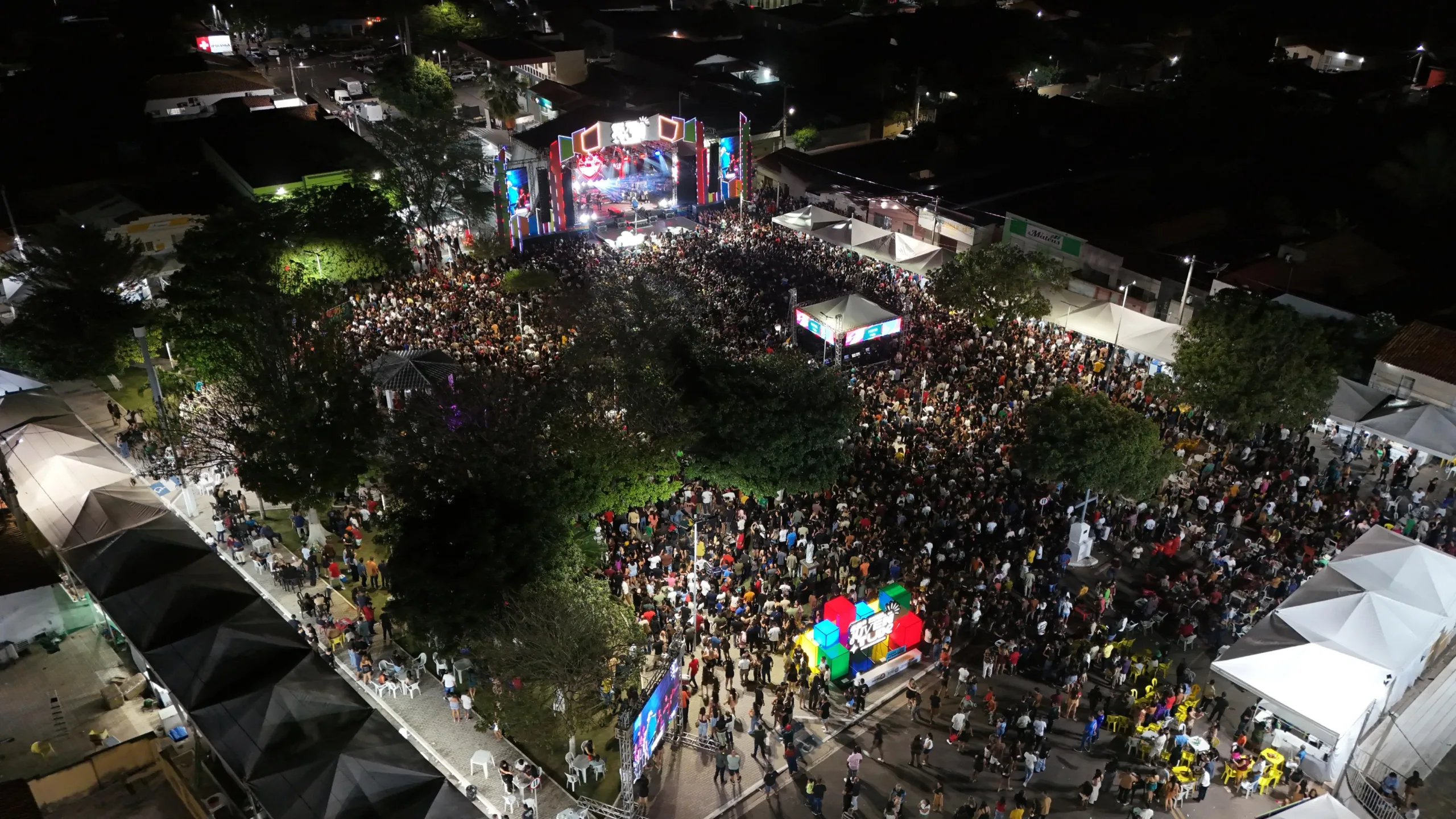 Rey Vaqueiro atrai multidão e marca penúltima noite de shows da 43ª Semana Cultural da Juventude Ipiranguense