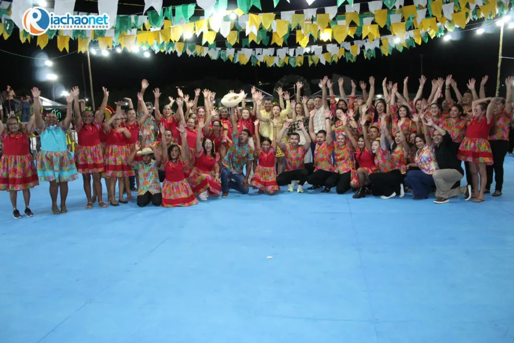 Arraiá das Escolas Municipais reúne centenas de alunos e celebra cultura nordestina em Geminiano