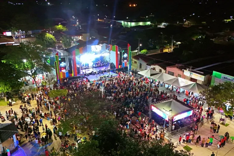 Concurso de calouros e shows com Júnior Vianna e outras atrações encerram o 3º dia da Semana Cultural da Juventude em Ipiranga do Piauí