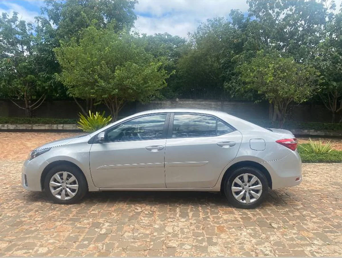 Toyota Corolla GLi 2017/2018 de único dono está à venda em Picos