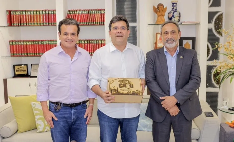 Prefeito Erivaldo Lopes entrega convite da XIX Festa do Caju ao governador Rafael Fonteles e reforça parceria pelo desenvolvimento de Santo Antônio de Lisboa