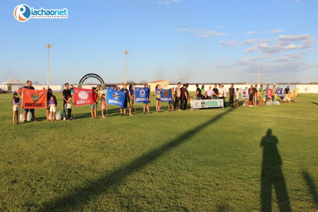Campeonato Municipal de Futebol de Sussuapara é aberto com dois jogos e entrega de uniformes