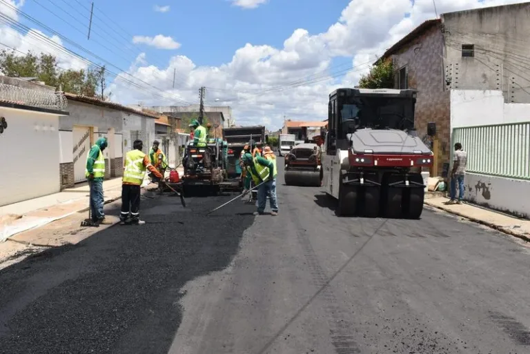 Moradores do bairro Junco celebram obras de asfaltamento viabilizadas pela Prefeitura de Picos