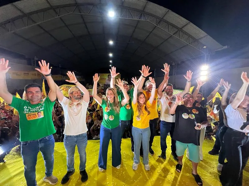 Ao lado de Dr. Pablo Santos e Anyara Santos, Jadyel Alencar reúne apoiadores em evento político em Picos