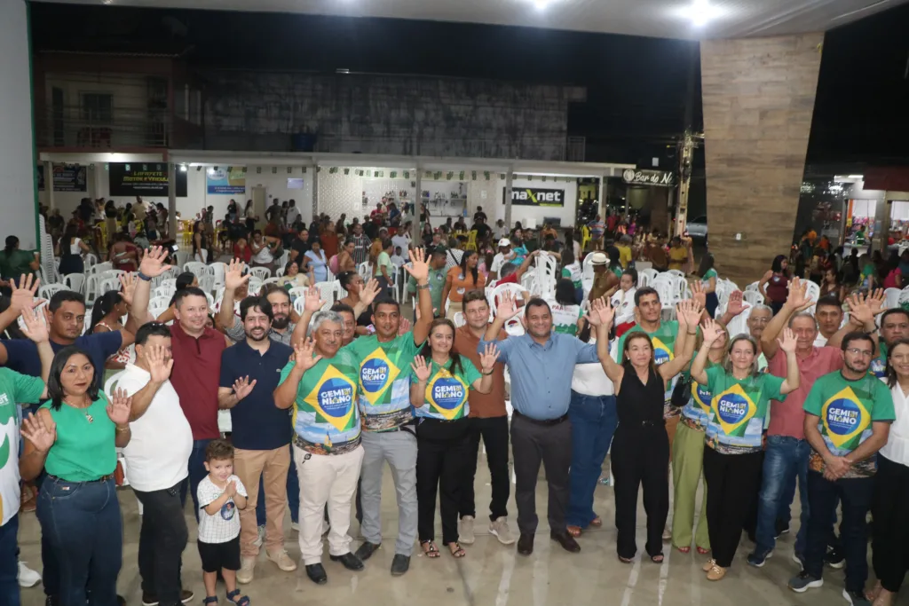 Geminiano abre Semana da Independência com entrega de veículos, máquinas, equipamentos de saúde e 25 casas populares