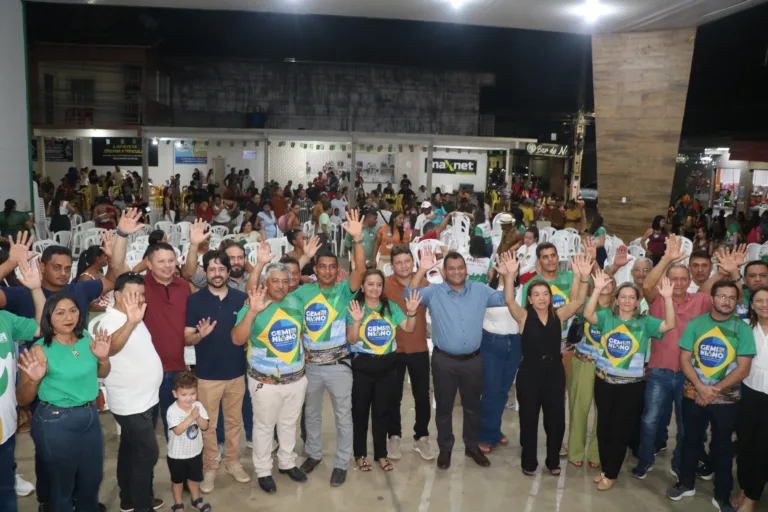 Geminiano abre Semana da Independência com entrega de veículos, máquinas, equipamentos de saúde e 25 casas populares