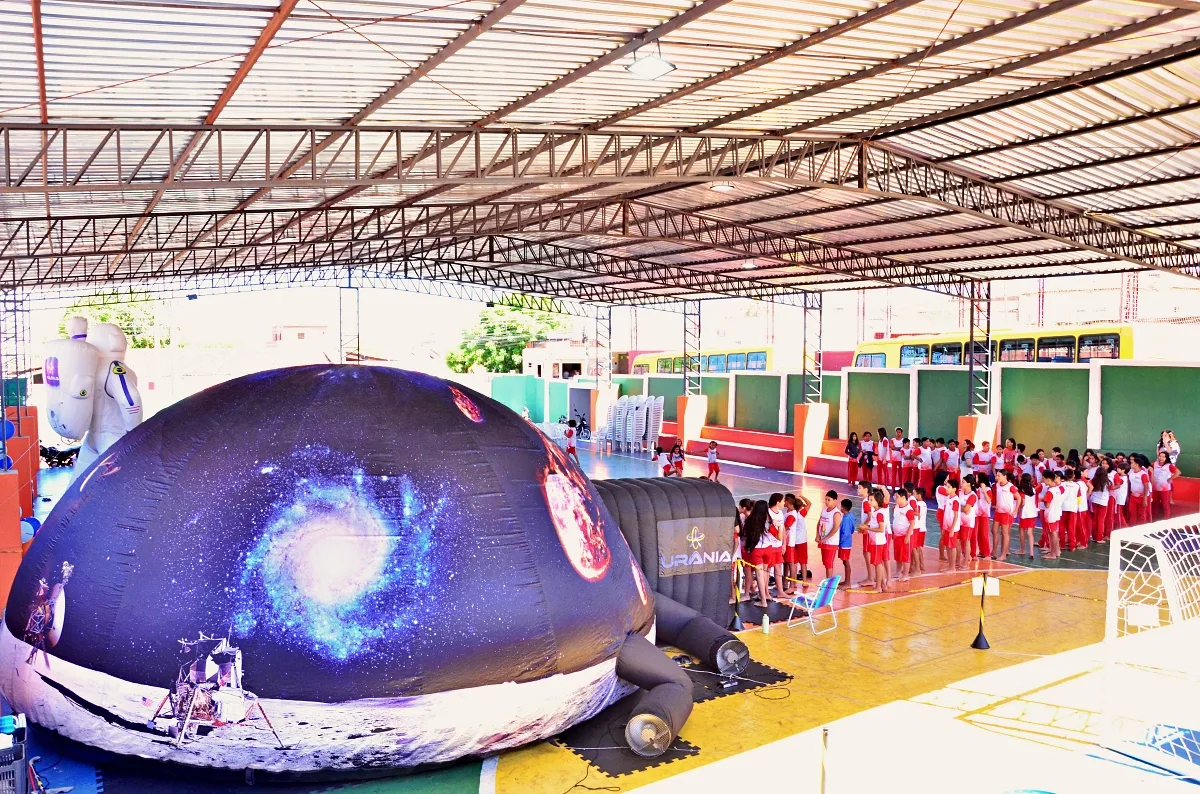 Planetário Urânia chega a Santo Antônio de Lisboa e proporciona experiências educativas aos estudantes