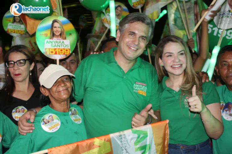 Anyara Santos participa de caminhada e comício do Time do Povo em Picos ao lado de Rafael Fonteles e lideranças políticas